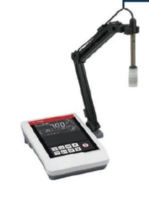 pH METER